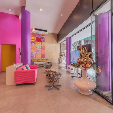 63 Bangkok Hotel Bagian luar foto