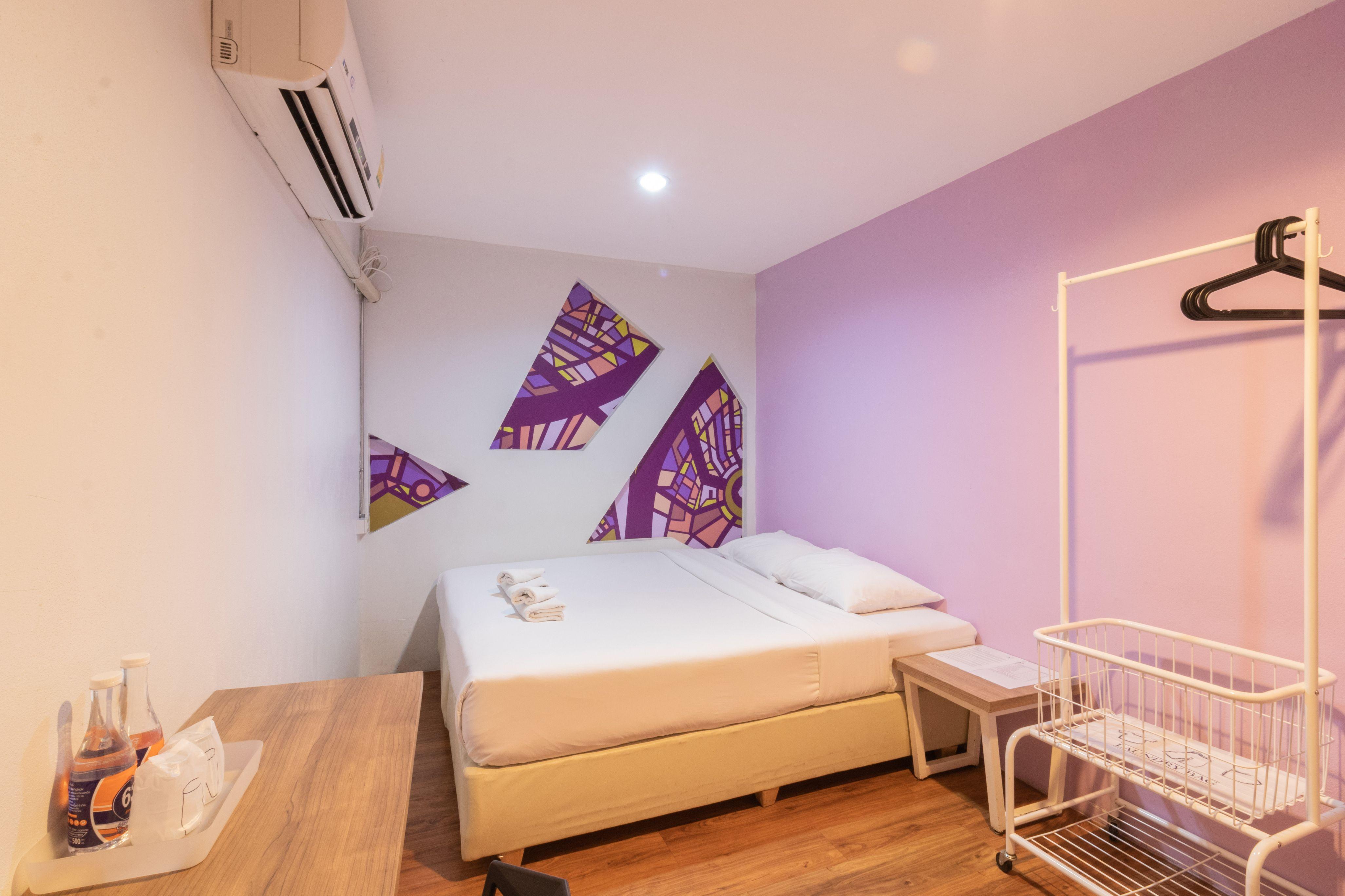 63 Bangkok Hotel Bagian luar foto
