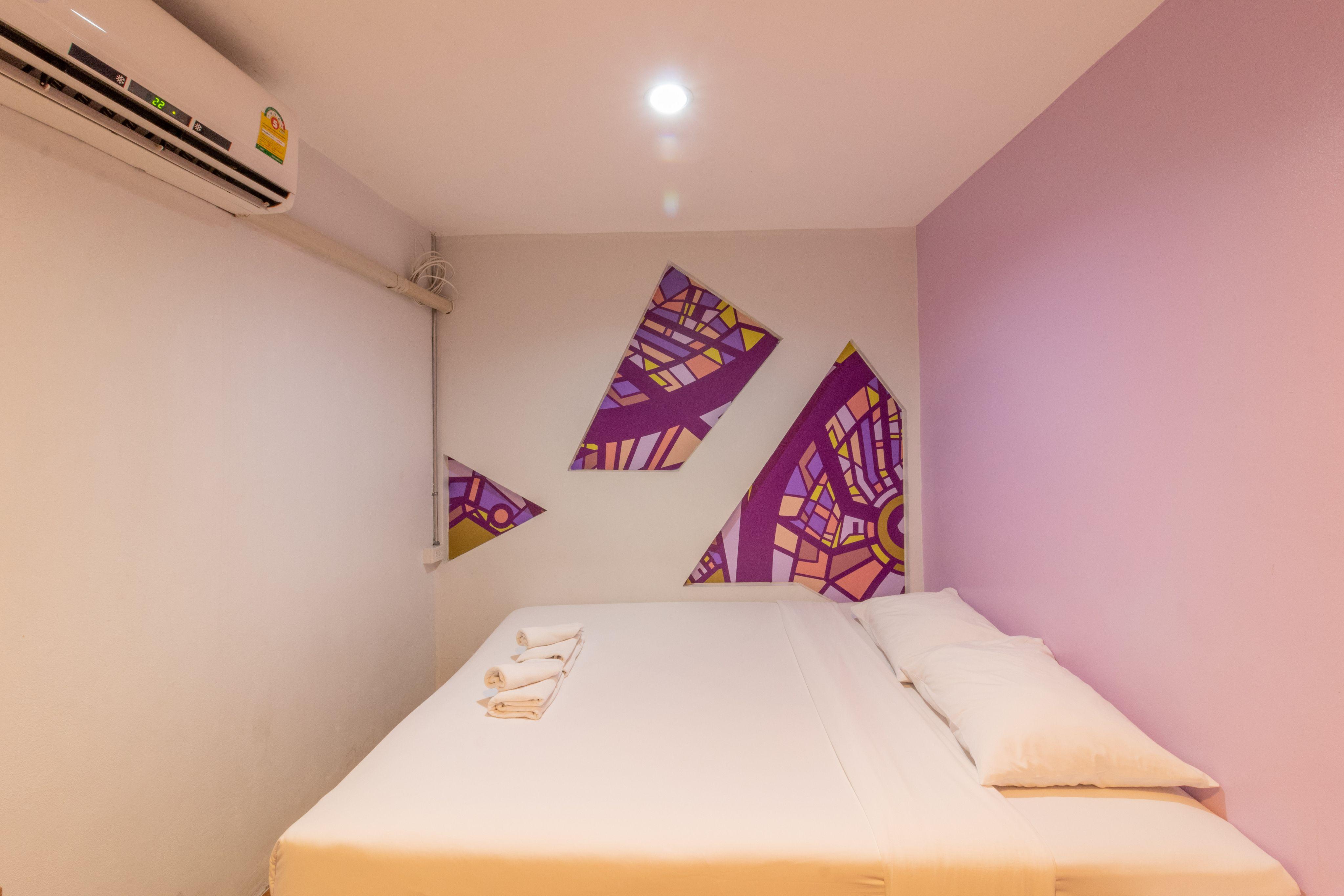 63 Bangkok Hotel Bagian luar foto