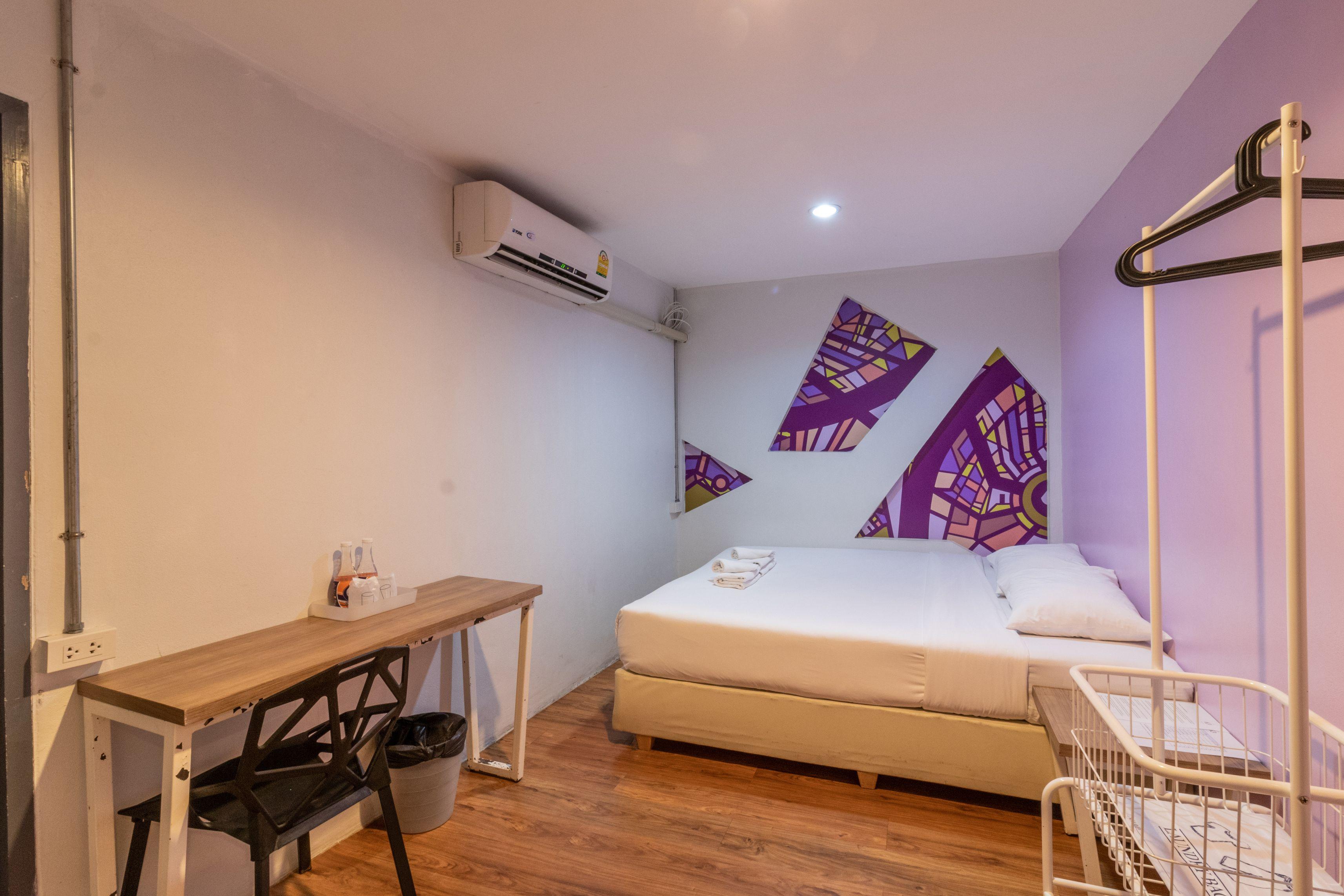 63 Bangkok Hotel Bagian luar foto