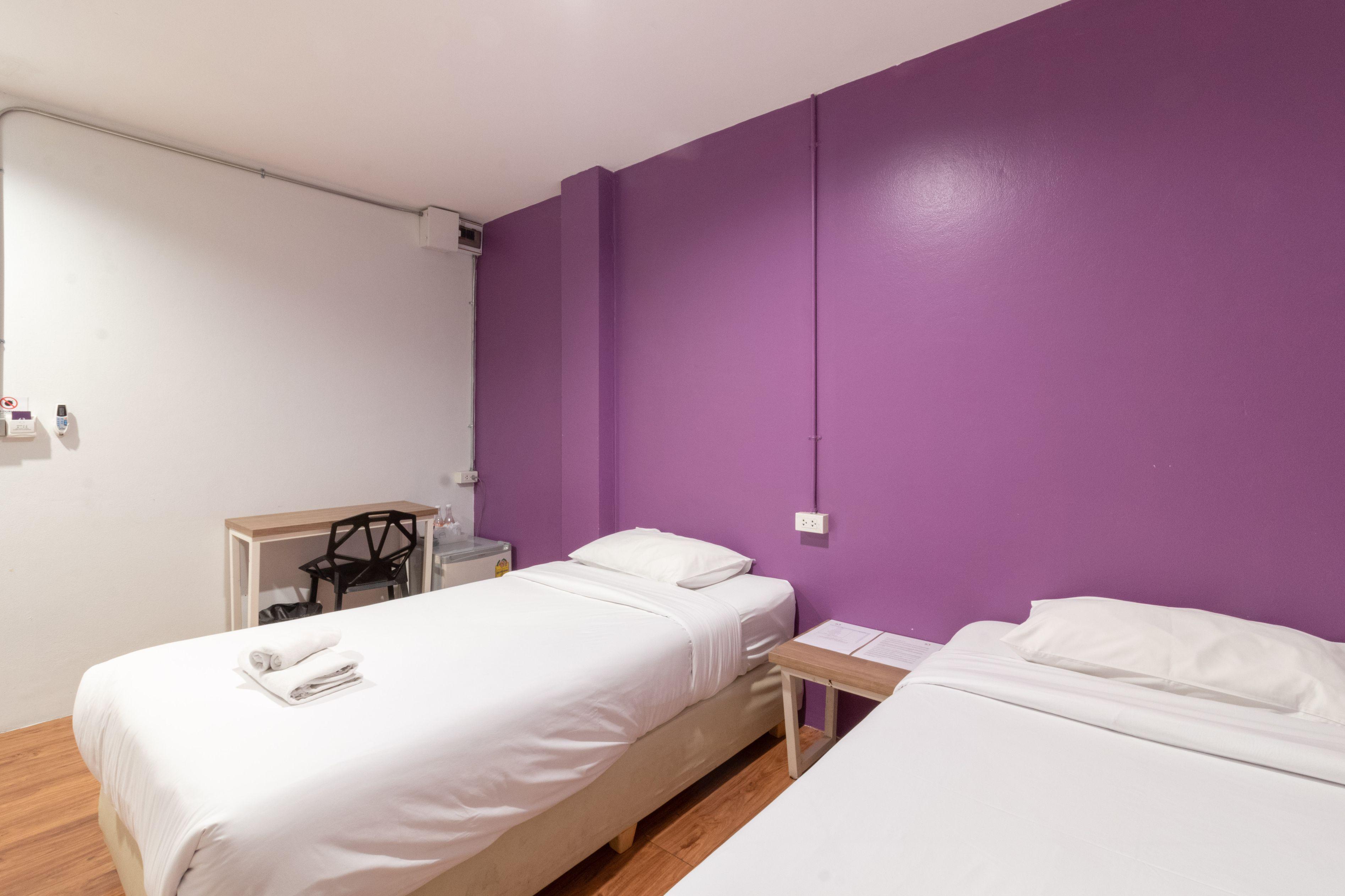 63 Bangkok Hotel Bagian luar foto