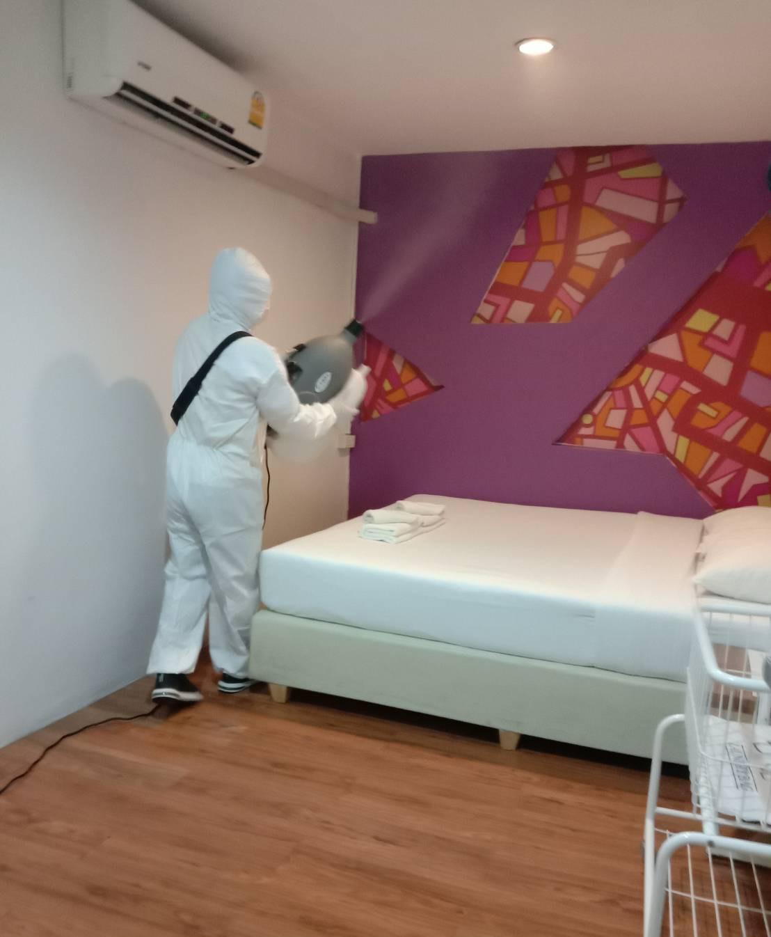 63 Bangkok Hotel Bagian luar foto