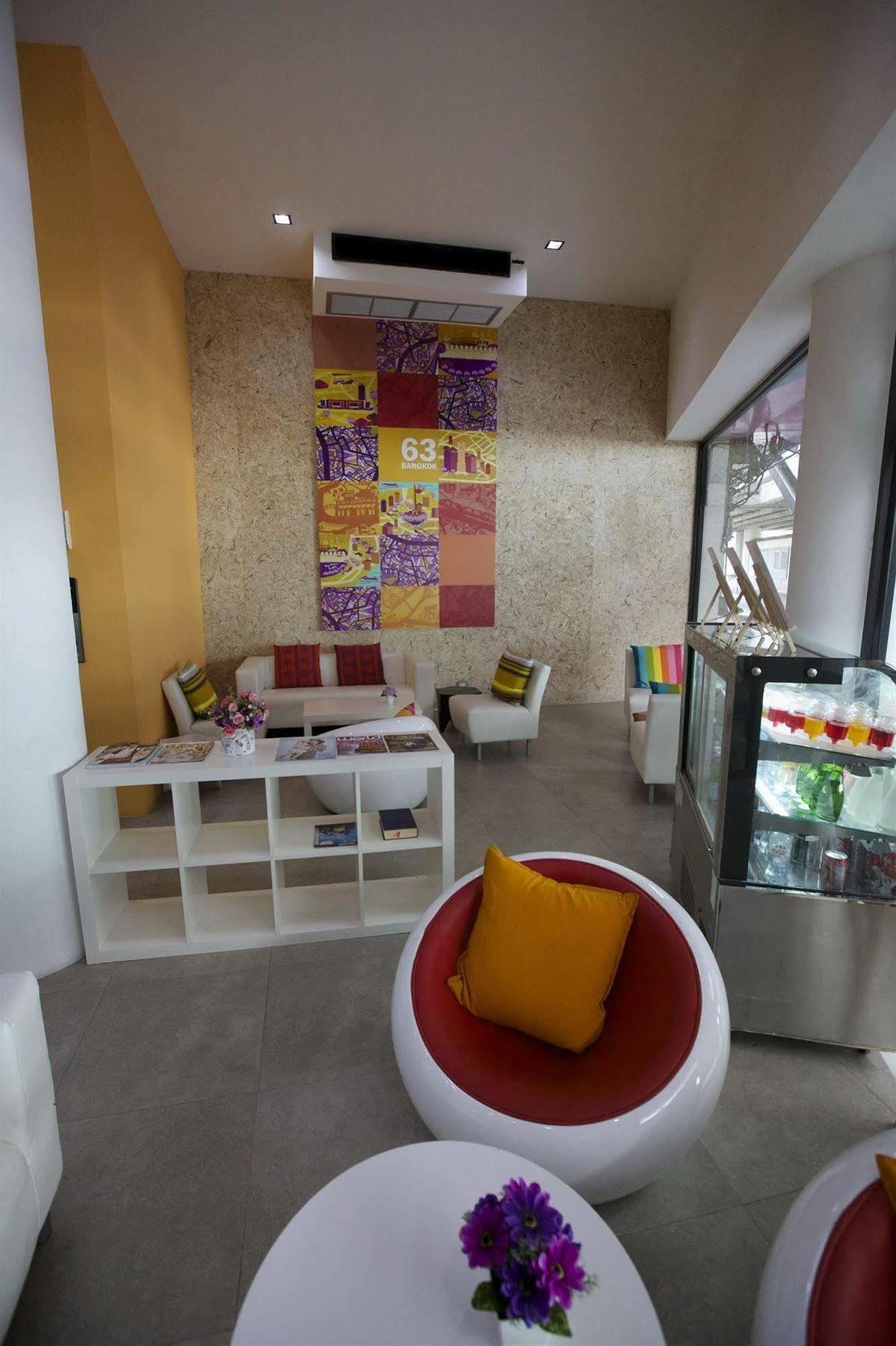 63 Bangkok Hotel Bagian luar foto